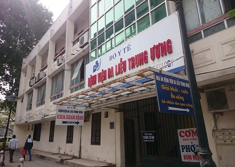 mề đay nên đi khám ở đâu