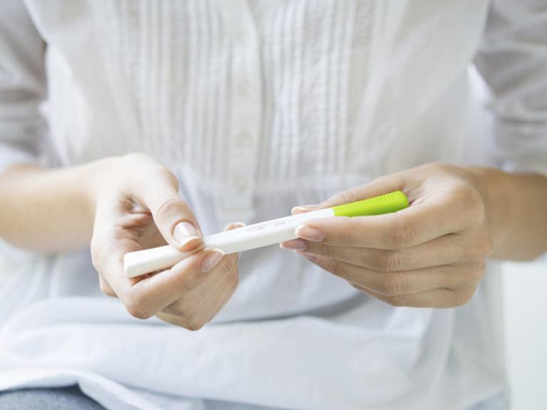 Sử dụng que thử thai là biện pháp thử thai được dùng phổ biến nhất