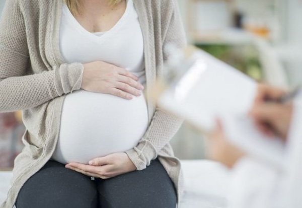 Viêm nhiễm phụ khoa khi mang thai phải làm sao?